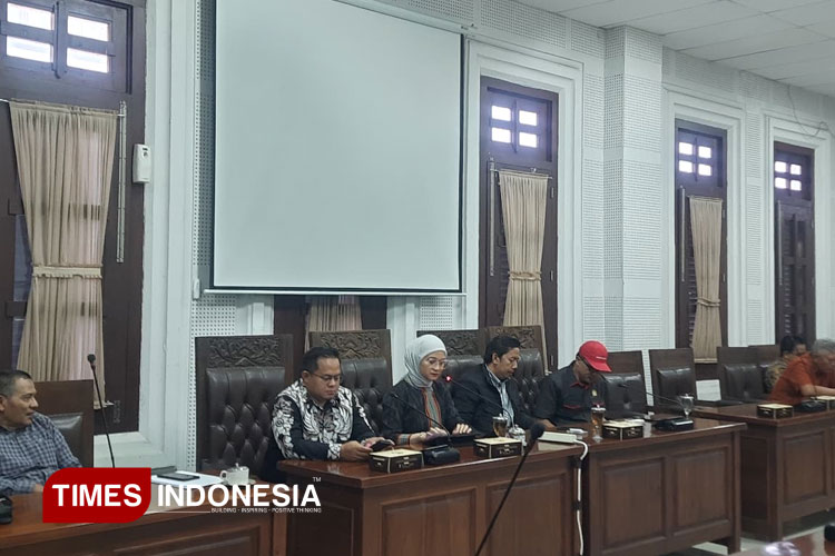 Sopir Angkot Kota Malang Tolak Rencana Trans Jatim