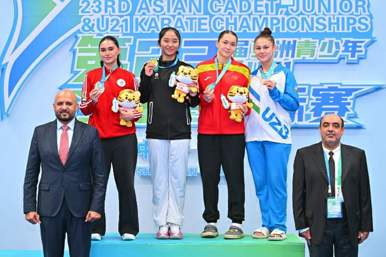 Karateka Muda Kediri Bawa Emas dari Asian Karate Championship 2025