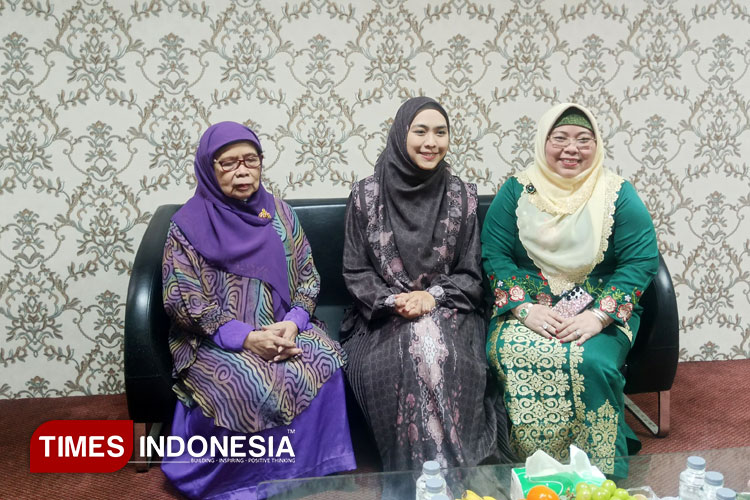 Oki-Setiana-Dewi-a.jpg