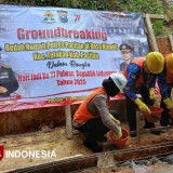 Bedah Rumah Warga di Tulakan, Cara Polres Pacitan Rayakan HUT ke-77 Polwan