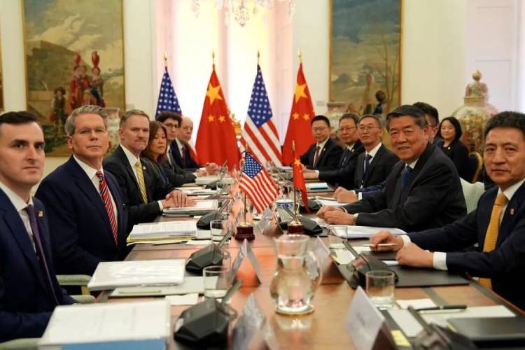 Delegasi China dan AS bertemu untuk membahas isu ekonomi dan perdagangan di Madrid, Spanyol, (14/9/2025). (Xinhua)