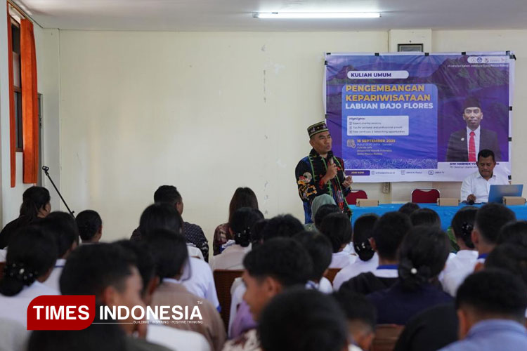 Dwi-Marhen-Yono-saat-memaparkan-materi.jpg