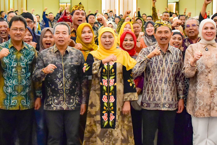 Hadiri Forum Warga Jatim di Kalsel, Khofifah Tekankan Kebersamaan dan Sinergi