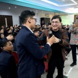 Primakara University Kukuhkan 400 Mahasiswa Baru, Staf Khusus Presiden Yovie Widianto Tekankan Peran AI dalam Seni