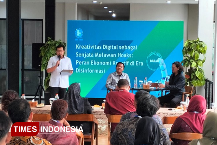 Kegiatan Diskominfo Jatim kolaborasi bersama Gerakan Ekonomi Kreatif (Gekraft) di Kafe Koromi Kabupaten Gresik. (FOTO: Akmal/TIMES Indonesia)