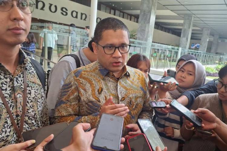 Direktur Jenderal Strategi Ekonomi dan Fiskal Kemenkeu Febrio Nathan Kacaribu usai Rapat Kerja Badan Anggaran DPR RI di Kompleks Parlemen Senayan Jakarta, Kamis (18/09/2025). (FOTO: ANTARA/ Muhammad Heriyanto)