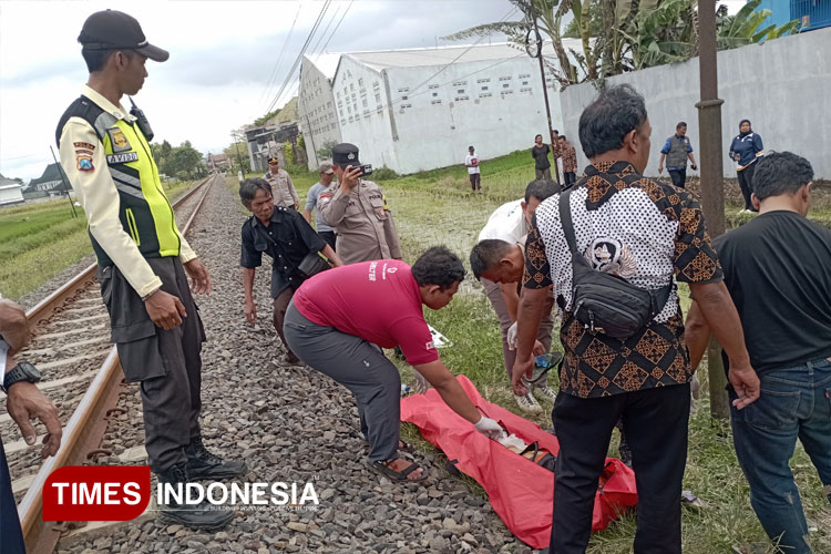 Jasad Ditemukan Tersangkut di Pinggir Rel di Kepanjen, Korban Diduga Tertabrak Kereta Api