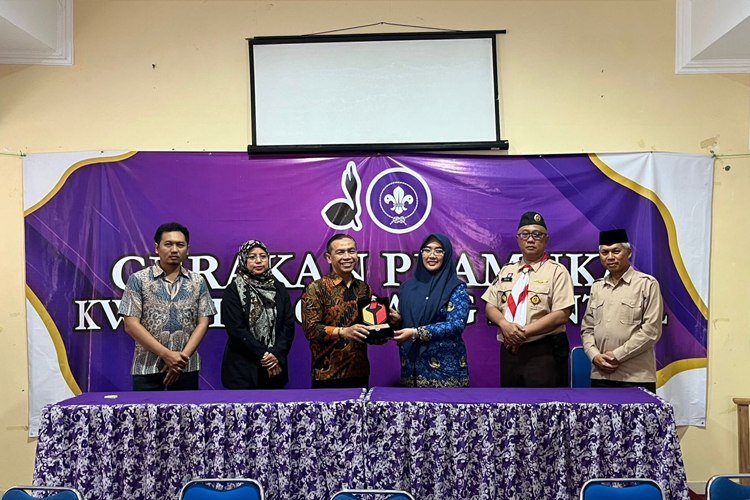 Ketua bersama anggota Bawaslu saat berjumpa dengan pengurus Kwarcab Pramuka bantul di Gubug Pramuka Bantul. (Foto: Istimewa)