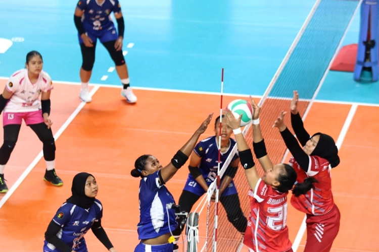 Bharata Mudha (merah) berhasil menang atas Bandung Tectona di Livoli Divisi Utama 2025. (Foto: PBVSI)