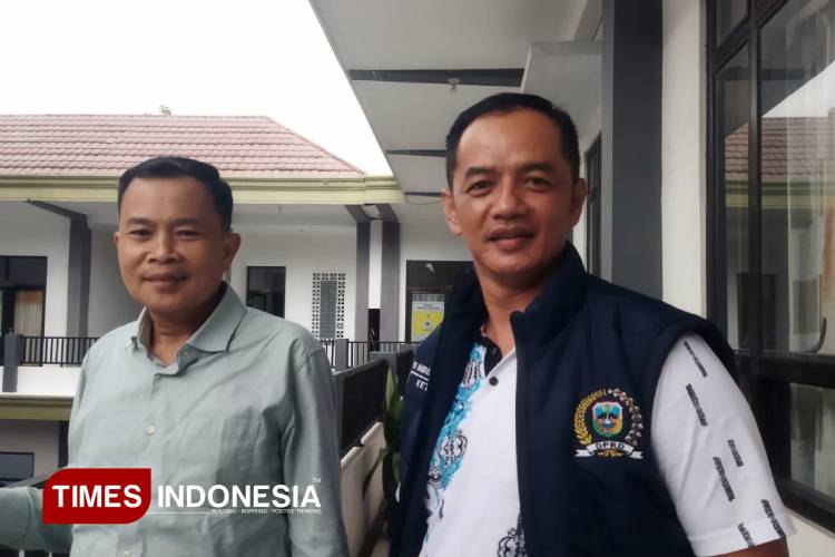 Ketua Komisi II DPRD Pacitan, Rudi Handoko saat dikonfirmasi soal aduan beberapa wali murid SMPN 1 Pacitan Terkait dugaan kasus asusila oknum guru. (FOTO: Yusuf Arifai/TIMES Indonesia)