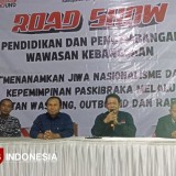 Bakesbangpol Banyuwangi Tanamkan Nasionalisme pada Purna Paskibraka lewat Roadshow Wasbang