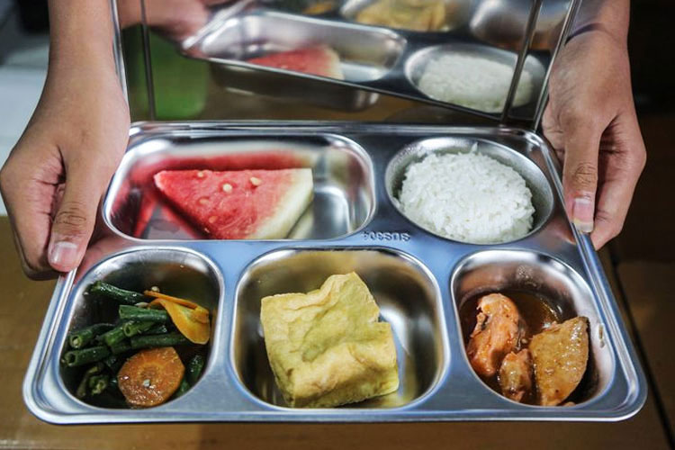 Ilustrasi - Paket Makan Bergizi Gratis. (Foto: ANTARA FOTO/Makna Zaezar)