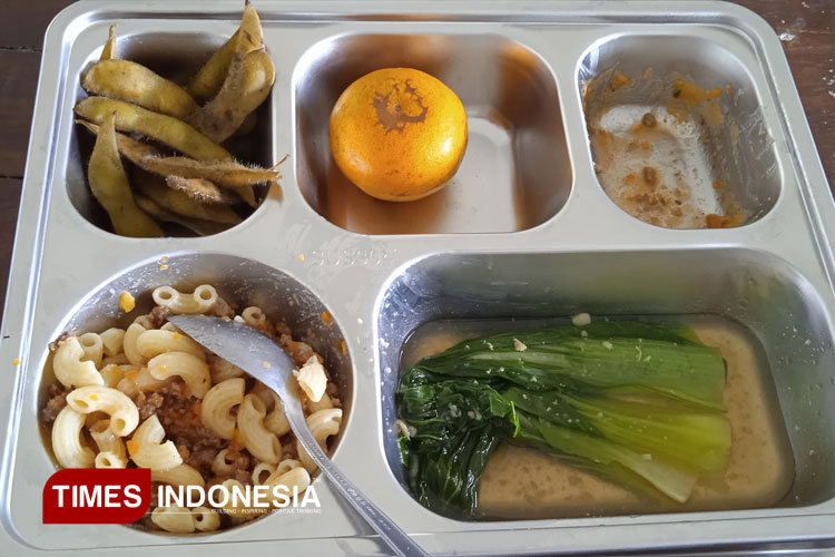 Menu MBG di Pacitan. (FOTO: Yusuf Arifai/TIMES Indonesia)