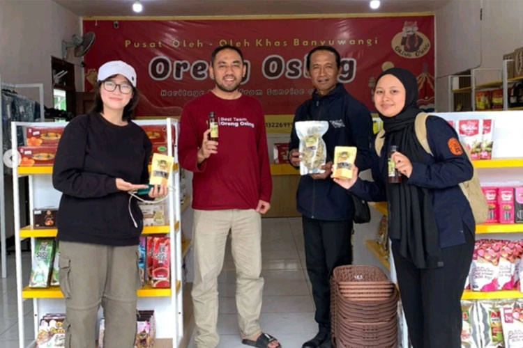 Produk olahan mangrove Desa Wringinputih yang masuk pasar oleh-oleh. (Foto: Dokumentasi Istimewa)