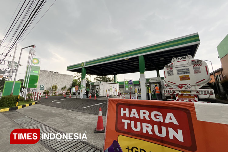 SPBU BP di kawasan Rampal, Kota Malang saat sepi akibat stok cepat habis setelah diburu pengendara sejak pagi. (FOTO: Rizky Kurniawan Pratama/TIMES Indonesia)