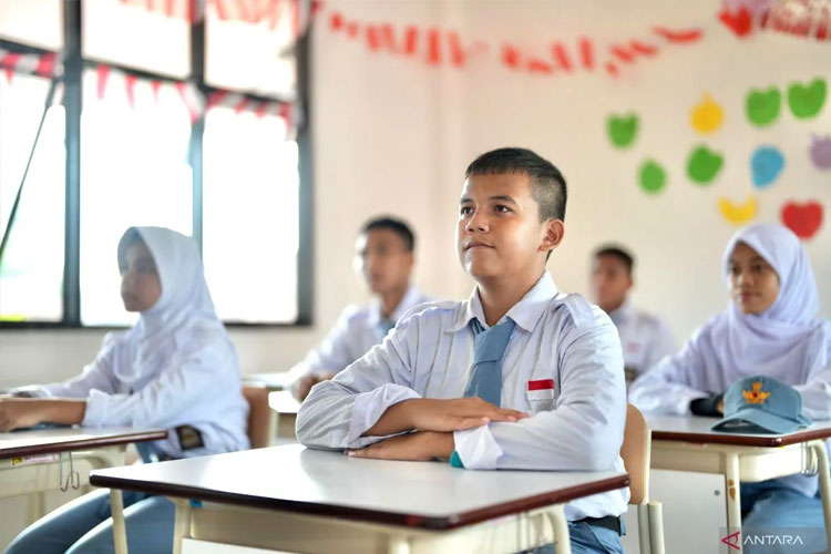 Sifan Alyori (16), murid Sekolah Rakyat Menengah Atas (SRMA) 13 Bekasi.  (FOTO:  Kemenkes RI)
