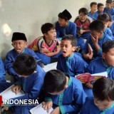 Pembiasaan Tiga Bahasa, Cara SDN Purworejo 01 Geger Tanamkan Pendidikan Karakter