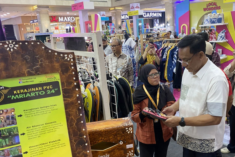 UMKM Jogja mengikuti pameran di di Atrium Ambarrukmo Plaza. (FOTO: Pemkot Yogyakarta)