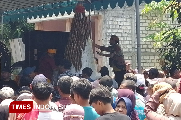 tumpeng-Desa-Tambakberas-Gresik-2.jpg