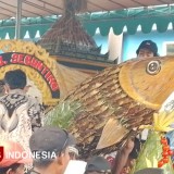 Kemeriahan Kirab Tumpeng 2.000 Ekor Bandeng di Gresik, Targetkan Masuk Rekor MURI