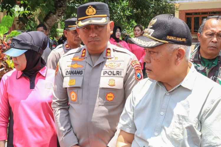 Bupati-Sanusi.jpg