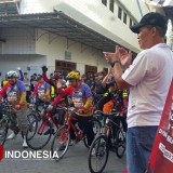 Gowes Bareng Ratusan Warga, Ponpes Wali Barokah Kediri Tumbuhkan Semangat Persatuan