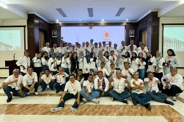 Foto bersama para peserta Rakerda Kagama Jatim di UB Guest House, Malang, Minggu (21/9/2025). (Foto: Kagama Jatim for TIMES Indonesia)