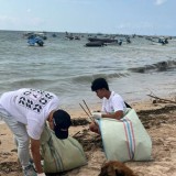 Yayasan Sahabat Multi Bintang dan Seven Clean Seas Bersihkan Pantai Tanjung Benoa Bali