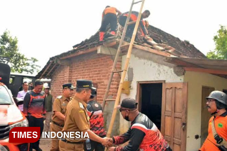 Bupati Tinjau Lokasi Bencana, Pemkab Madiun Beri Bantuan Logistik dan Perbaikan Kerusakan