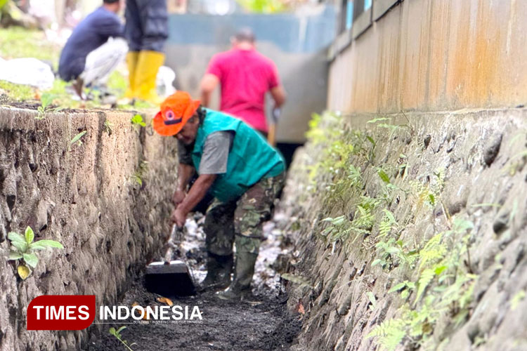 Gerakan-Angkat-Sampah-Malang-2.jpg