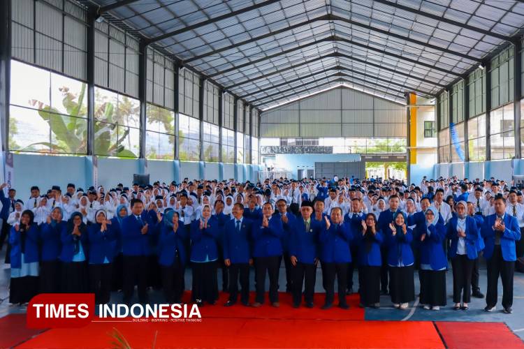 Pembukaan-PKKMB-2025-STKIP-PGRI-Pacitan-b.jpg