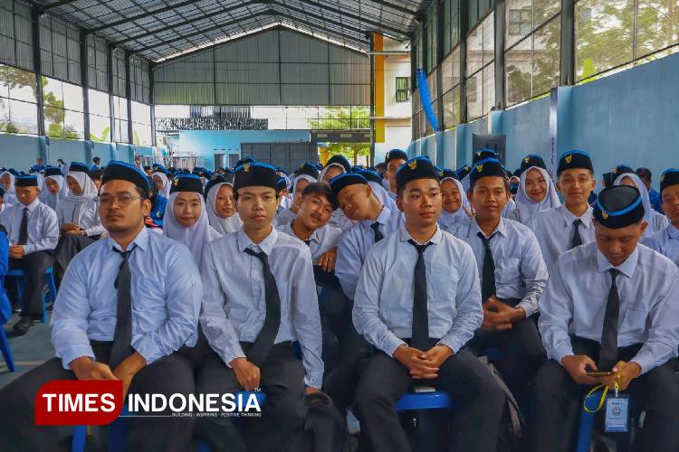 Pembukaan PKKMB 2025 STKIP PGRI Pacitan diikuti 470 mahasiswa baru. (FOTO: Yusuf Arifai/TIMES Indonesia)