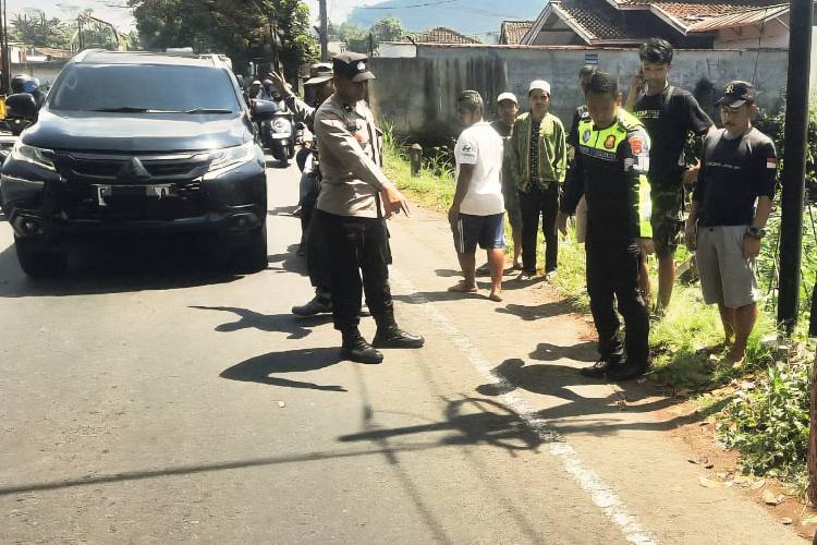 Mobil Pick Up Tabrak Tiga Pelajar SD di Cianjur, Satu Meninggal Dunia