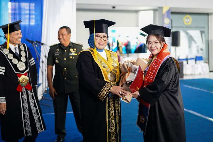 Wisuda-UNmer-a.jpg