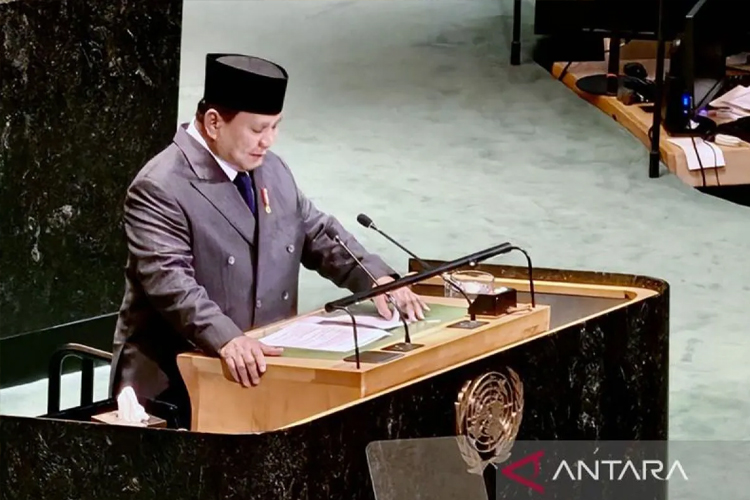 Presiden Prabowo Subianto berpidato dalam acara Konferensi Tingkat Tinggi (KTT) mengenai Palestina dan solusi dua negara di Markas PBB, New York, Amerika Serikat, Senin (22/9/2025). (Foto: Antara)
