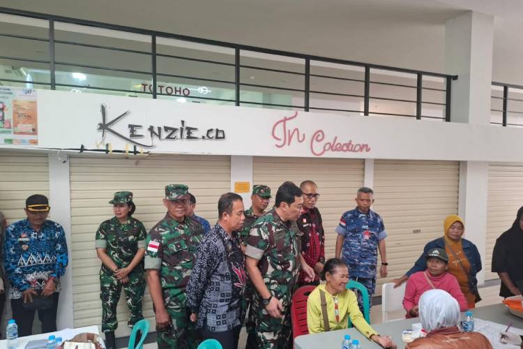 Bakti Sosial Kesehatan di Entikong,  Sentuhan Humanis Kemhan RI di Perbatasan Negara
