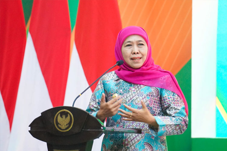 Gubernur Jawa Timur Khofifah Indar Parawansa bersama Menteri Koperasi RI membuka Musyawarah Wilayah  (Musywil) Dewan  Koperasi Indonesia Wilayah Jawa Timur (Dekopinwil Jatim) Tahun 2025 di Gedung Negara Grahadi Surabaya.