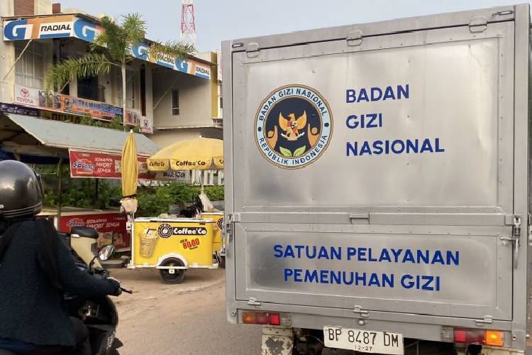 Sarana truk SPPG sedang mengantar MBG di Batam. (FOTO: ANTARA/Amandine Nadja)