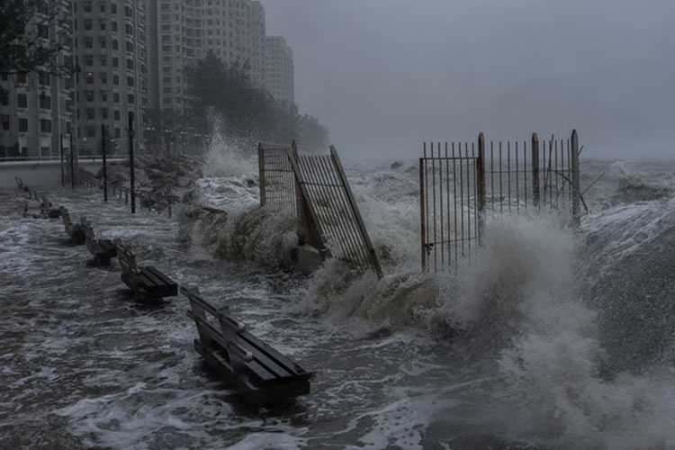 Topan Super Ragasa Terjang Taiwan: 14 Tewas, 124 Orang Hilang