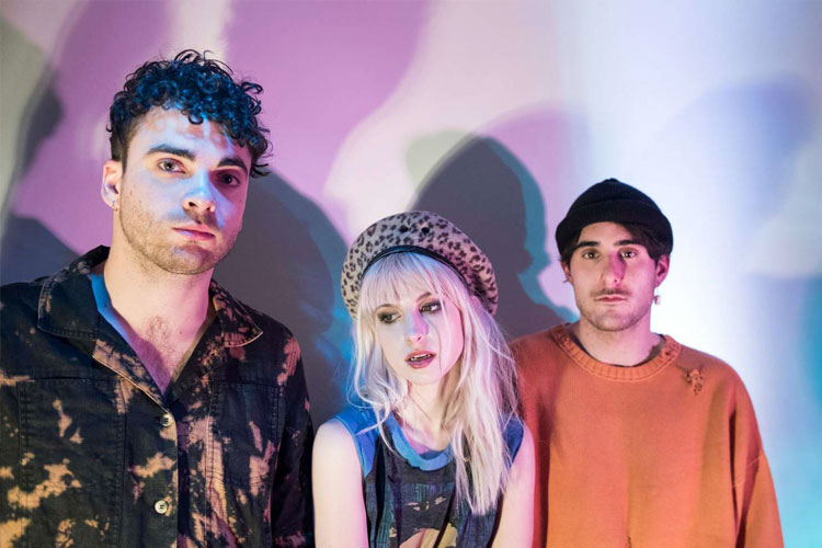 Hayley Williams Tegaskan Paramore Tidak Bubar, Cuma Hiatus