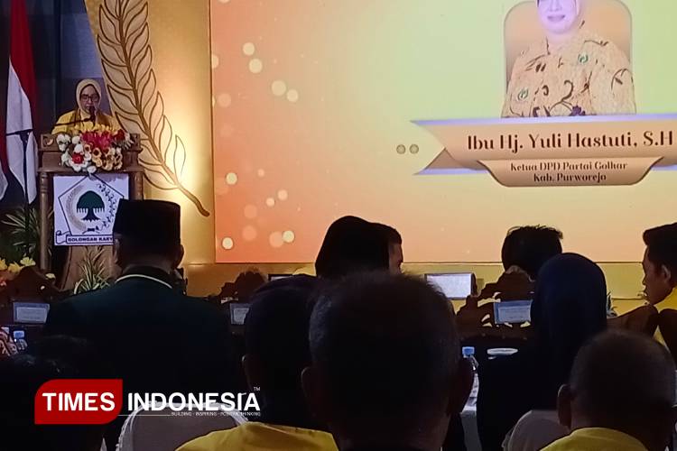 Yuli Hastuti SH dikukuhkan kembali sebagai Ketua DPD Partai Golkar Kabupaten Purworejo. (Foto: Hery/ TIMES Indonesia)