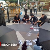 Tolak Cara Represif Terhadap Aktivis, Mahasiswa Madiun Gelar Aksi Kamisan di PSC