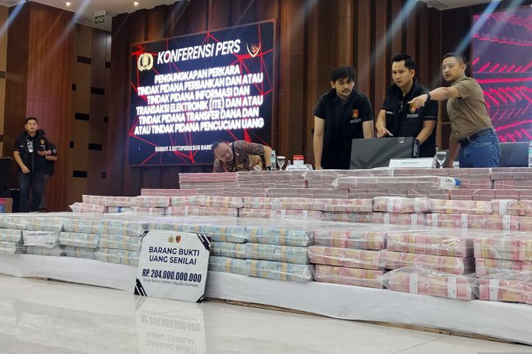 Polri Ungkap Sindikat Bobol Rekening Rp204 Miliar, Uang Dicuci Lewat Valas