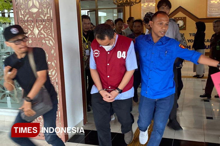 Mantan Kadiskominfo Sleman Ditahan Kejati DIY, Diduga Korupsi Bandwidth Rp3 Miliar