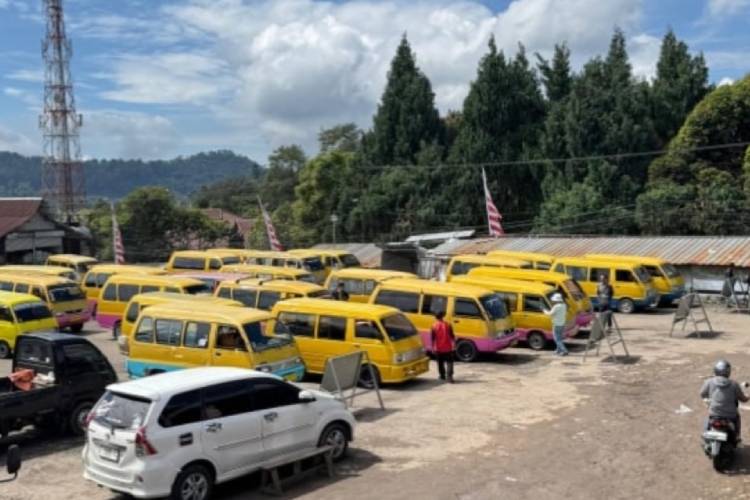 Lahan Parkir Jadi Solusi Baru Urai Kemacetan Puncak-Cipanas Cianjur