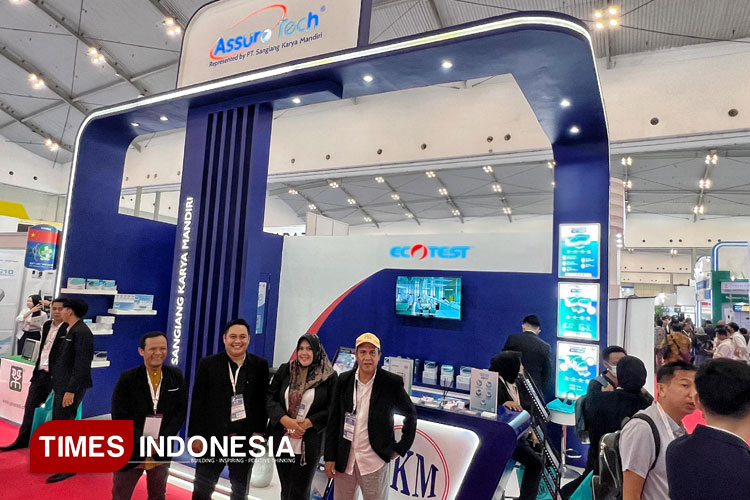 PT Sangiang Karya Mandiri memperkenalkan produk unggulannya, ECOTEST dalam Hospital Expo 2025 di Indonesia Convention Exhibition (ICE) BSD, Tangerang.  (Foto: Zaenal Arifin/TIMES Indonesia)