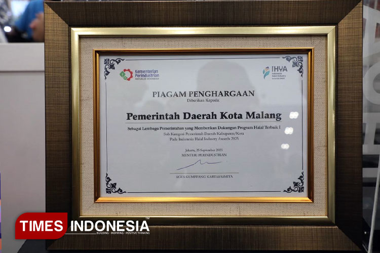 penghargaan-dari-Menteri-Perindustrian.jpg