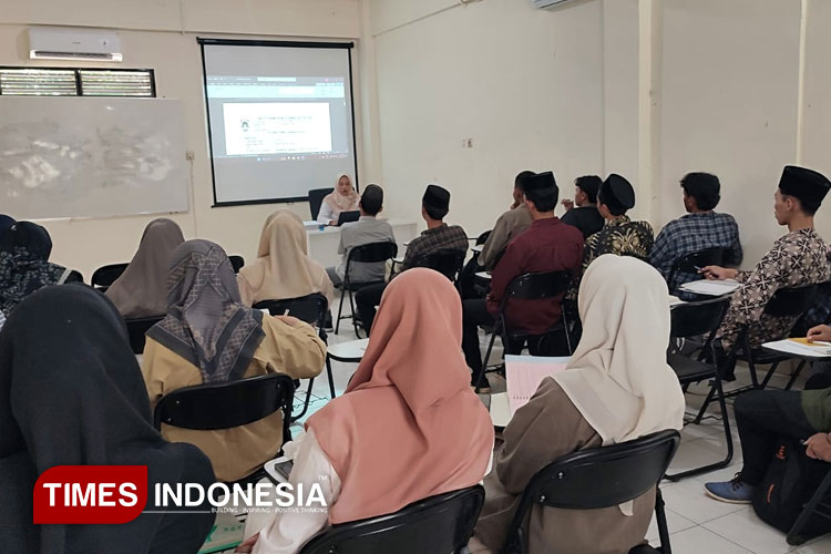 IAIT Pacitan Gelar Kuliah Perdana, Dr Ali Mufron Tekankan Komitmen Akademik