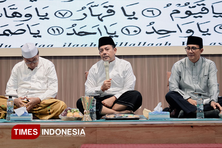 Bupati Probolinggo Gus Haris saat mengikuti acara Maulid Nabi bersama ASN. (Foto: Abdul Jalil/TIMES Indonesia)