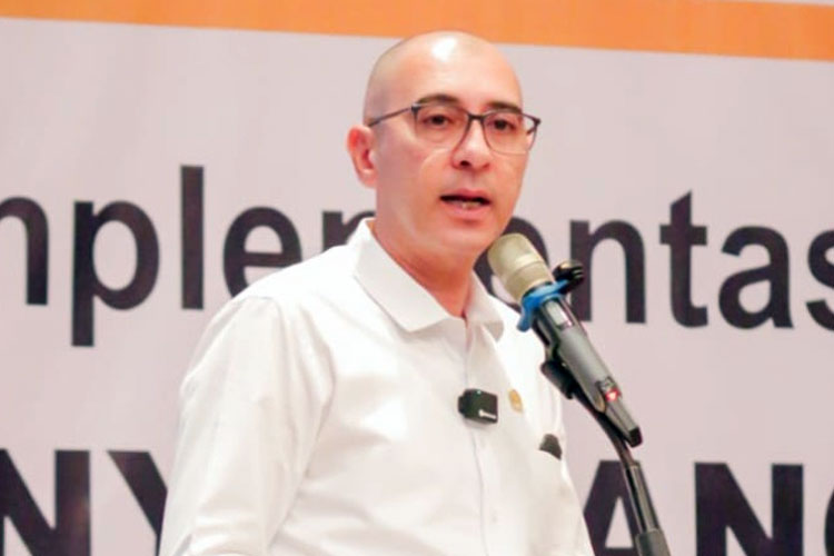 Anggota Komisi VI DPR RI Nasim Khan memberikan tanggapan soal wacana perubahan BUMN (FOTO: Dokumen pribadi)
